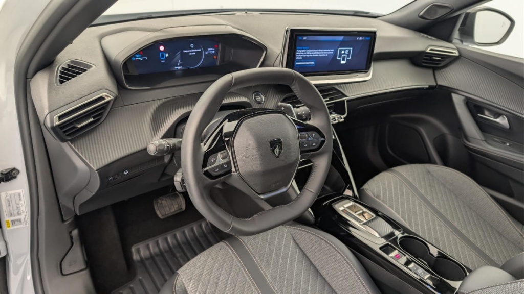PEUGEOT 2008 Hybrid 145 e-DCS6 Allure - ref: 1-371772 - Photo 15