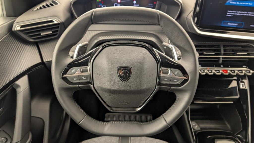 PEUGEOT 2008 Hybrid 145 e-DCS6 Allure - ref: 1-371774 - Photo 14