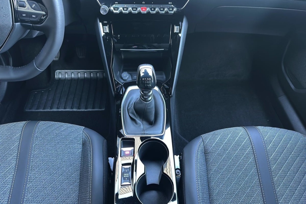 PEUGEOT 2008 100 S S BVM6 Allure - ref: 1-371841 - Photo 17