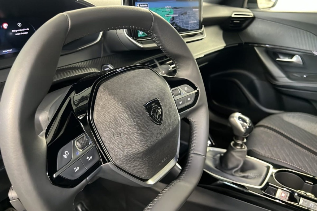 PEUGEOT 2008 100 S S BVM6 Allure - ref: 1-371843 - Photo 15