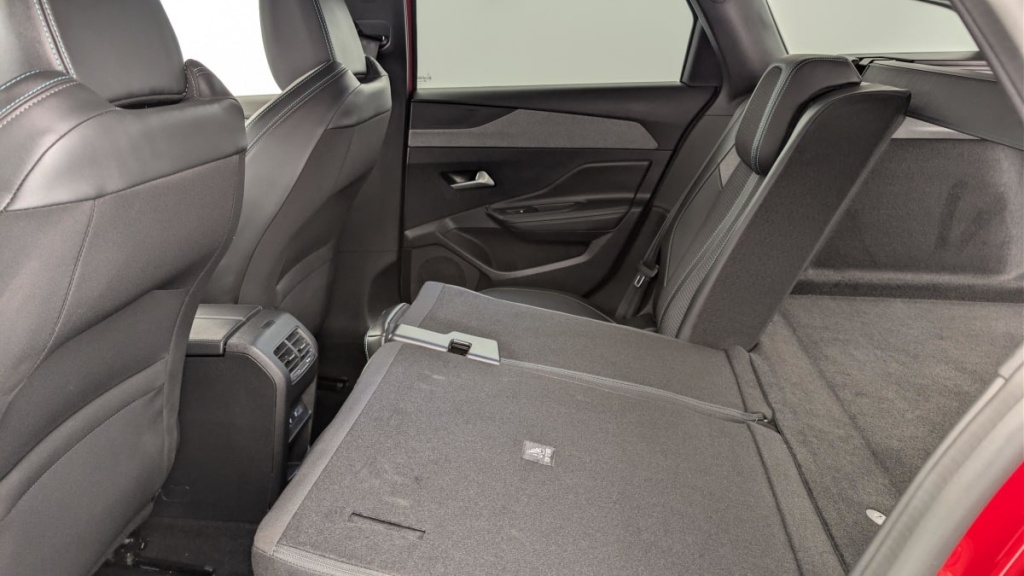 PEUGEOT 308 SW Hybrid 145 e-DCS6 Allure - ref: 1-371905 - Photo 12