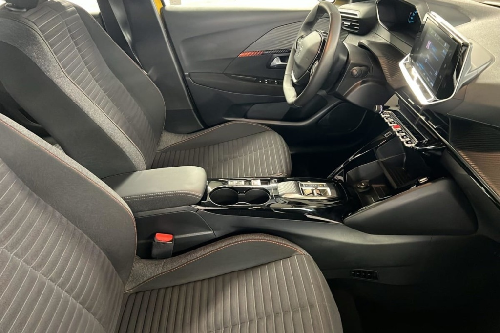 PEUGEOT 208 50 kWh 136ch Like - ref: 1-371991 - Photo 9