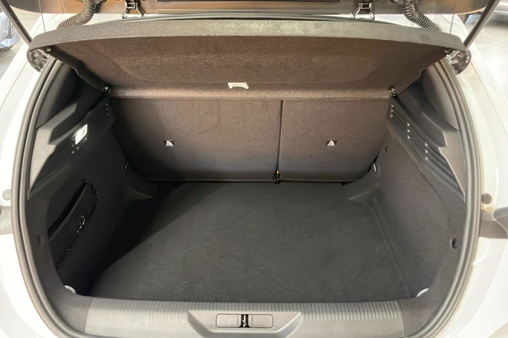 PEUGEOT 308 Hybrid 145 e-DCS6 Allure - ref: 1-372048 - Photo 11