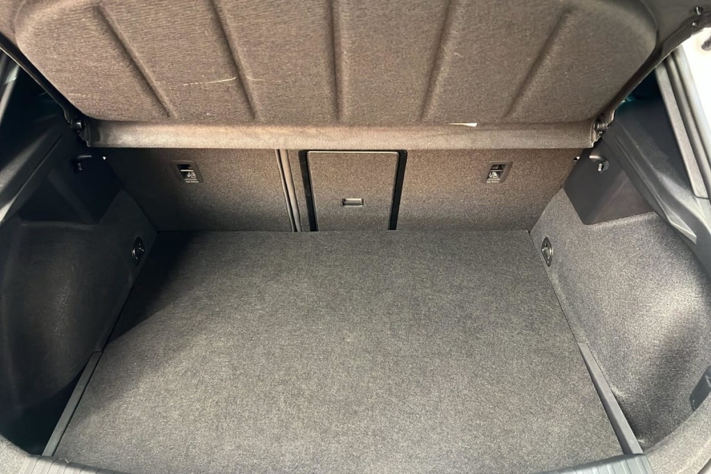 SEAT Leon E-HYBRID 204 CH DSG6 FR - ref: 1-372446 - Photo 11