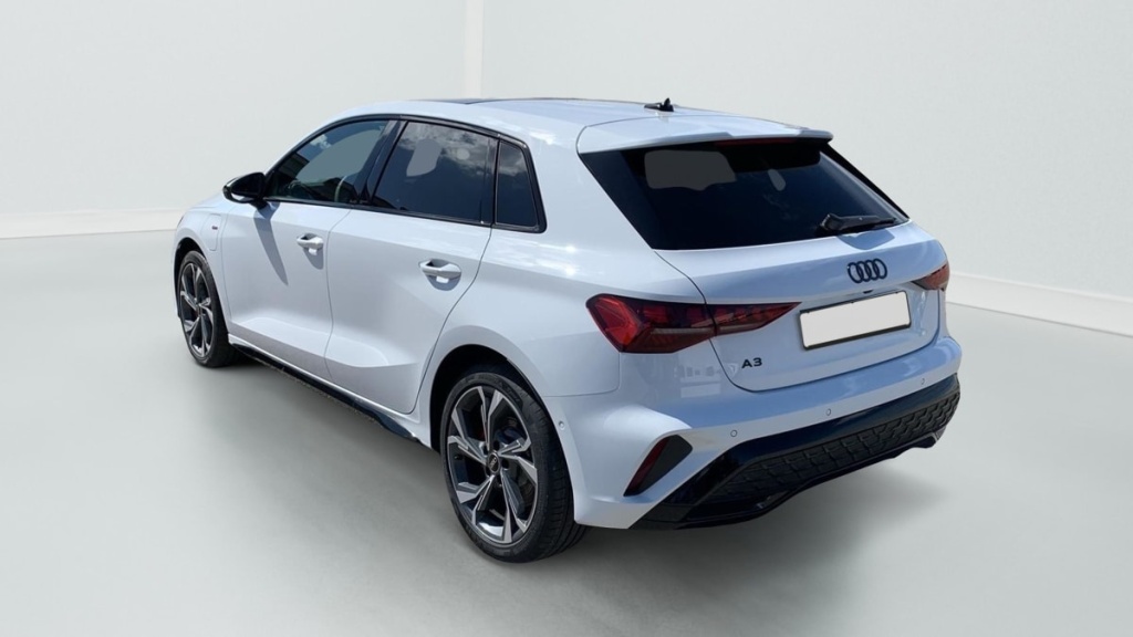 AUDI A3 Sportback 45 TFSI E HYBRIDE RECHARGEABLE 272 S TRONIC 6 S LINE - ref: 1-372759 - Photo 5