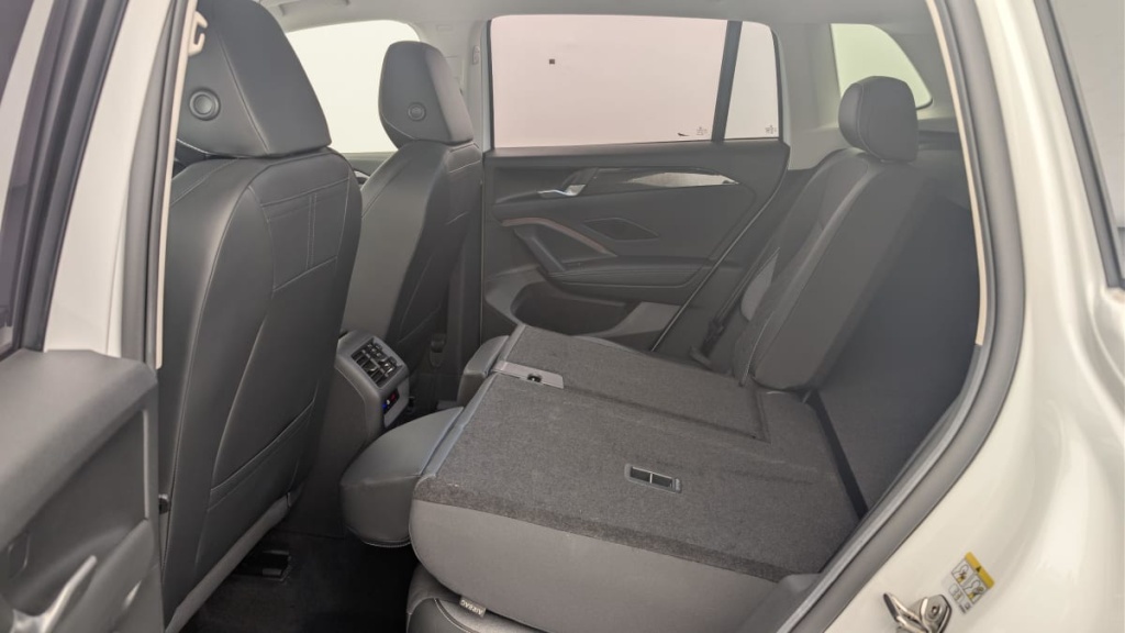 VOLKSWAGEN Tiguan 2.0 TDI 150ch DSG7 Life Plus - ref: 1-373318 - Photo 12