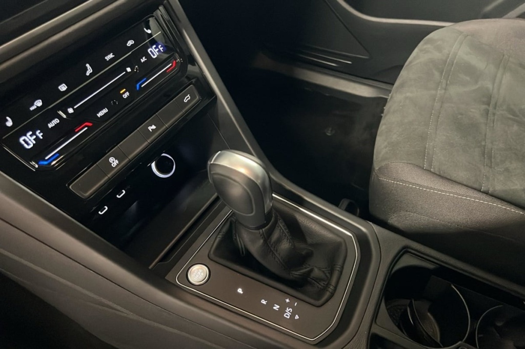 VOLKSWAGEN Touran 1.5 TSI EVO 150 DSG7 7pl Style - ref: 1-374057 - Photo 16