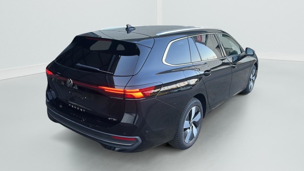 VOLKSWAGEN Passat 1.5 eTSI OPF 150 DSG7 Life Plus - ref: 1-374085 - Photo 7