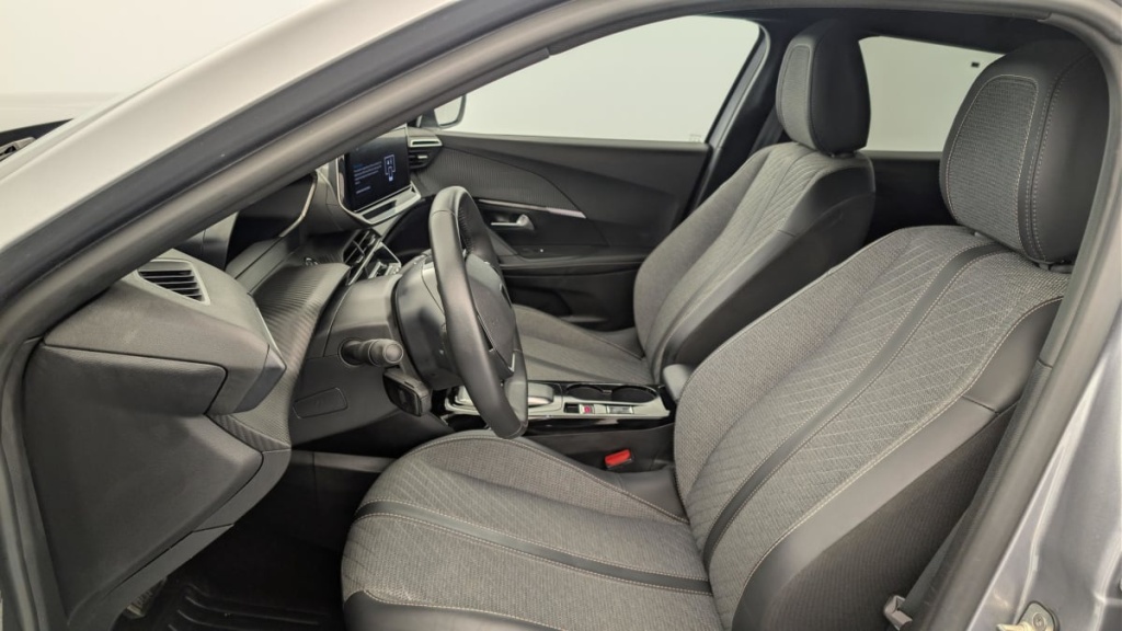 PEUGEOT 2008 50 kWh 136 ch Allure - ref: 1-374753 - Photo 16