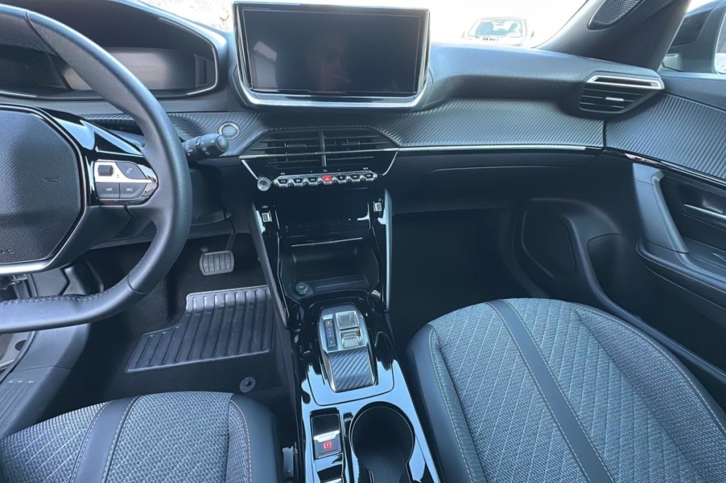 PEUGEOT 2008 50 kWh 136 ch Allure - ref: 1-374754 - Photo 17