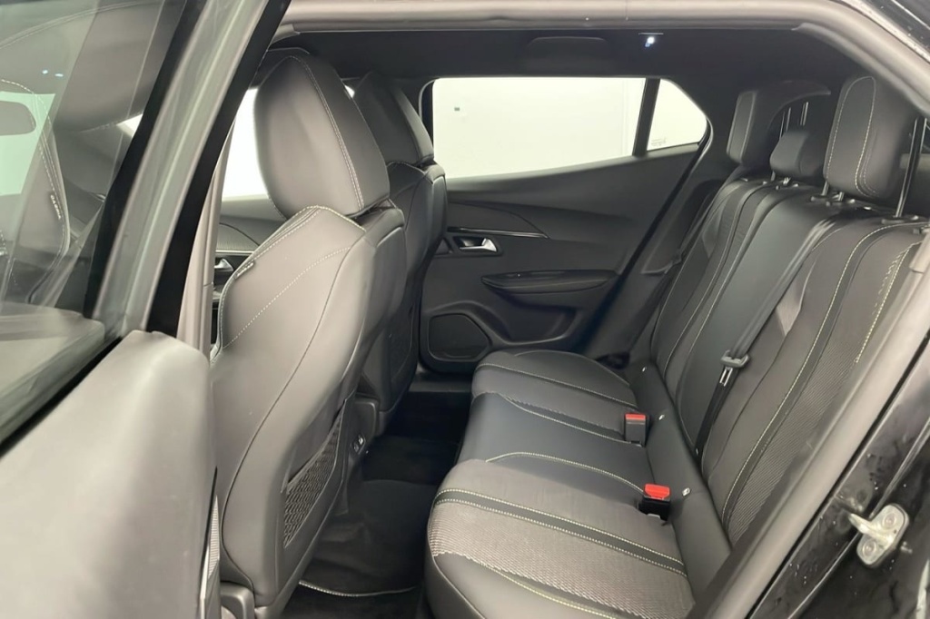 PEUGEOT 2008 50 kWh 136 ch GT - ref: 1-374861 - Photo 10