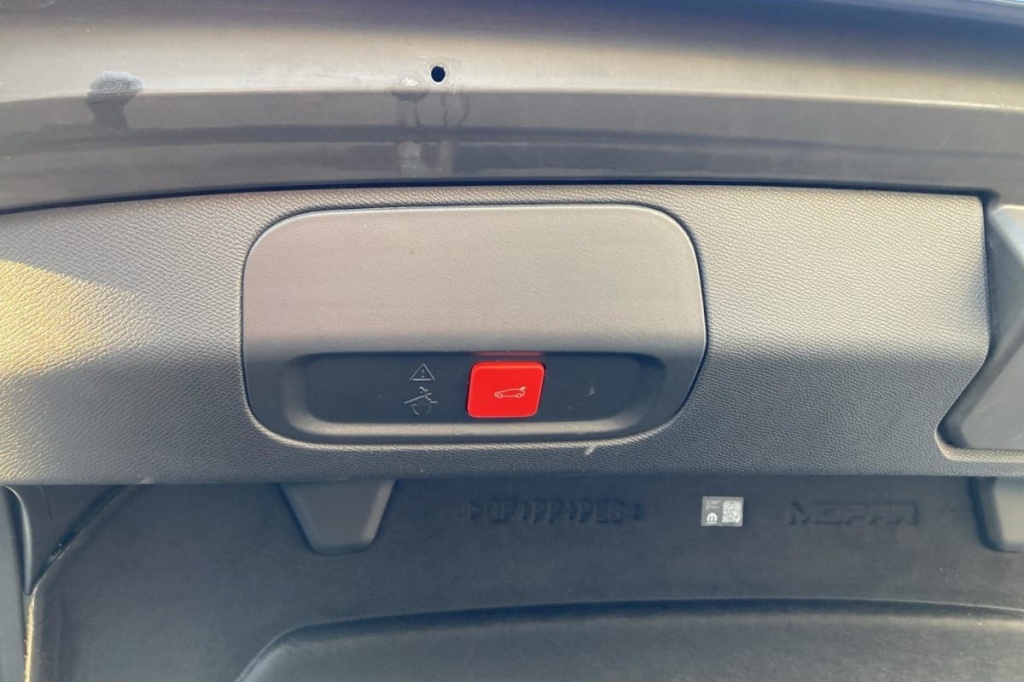 PEUGEOT 408 PHEV 180 e-EAT8 GT - ref: 1-374929 - Photo 20