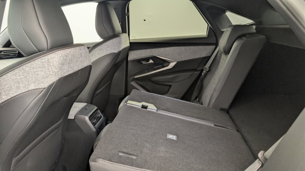 PEUGEOT 3008 Hybrid 145 e-DCS6 Allure - ref: 1-375796 - Photo 12