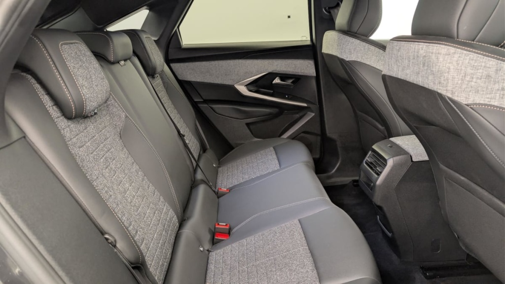 PEUGEOT 3008 Hybrid 145 e-DCS6 Allure - ref: 1-375797 - Photo 10