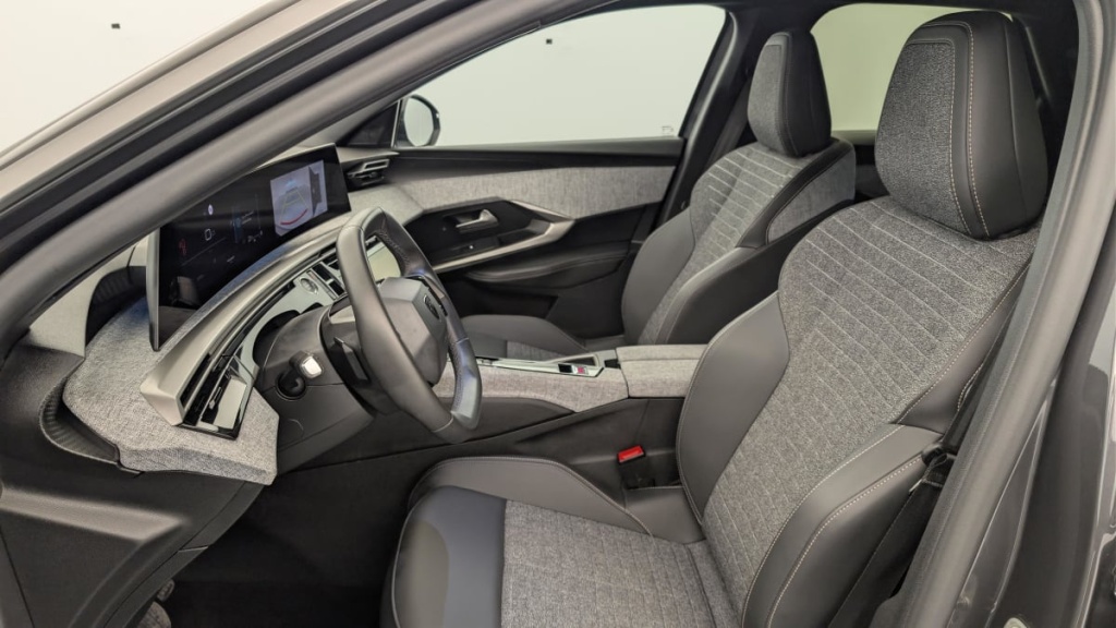 PEUGEOT 3008 Hybrid 145 e-DCS6 Allure - ref: 1-375797 - Photo 16