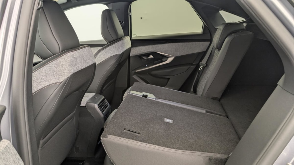 PEUGEOT 3008 Hybrid 145 e-DCS6 Allure - ref: 1-375798 - Photo 12