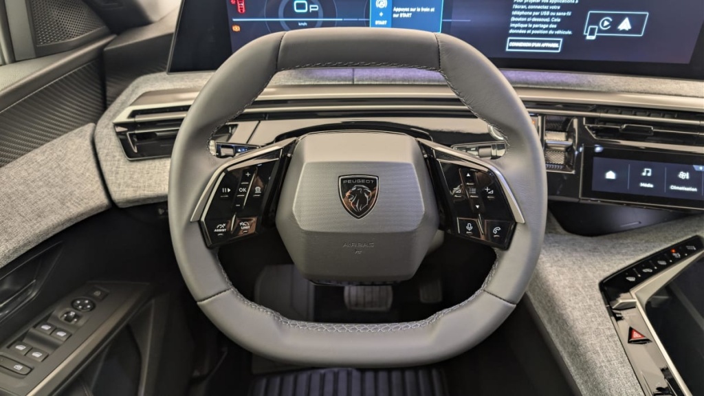 PEUGEOT 3008 Hybrid 145 e-DCS6 Allure - ref: 1-375798 - Photo 14