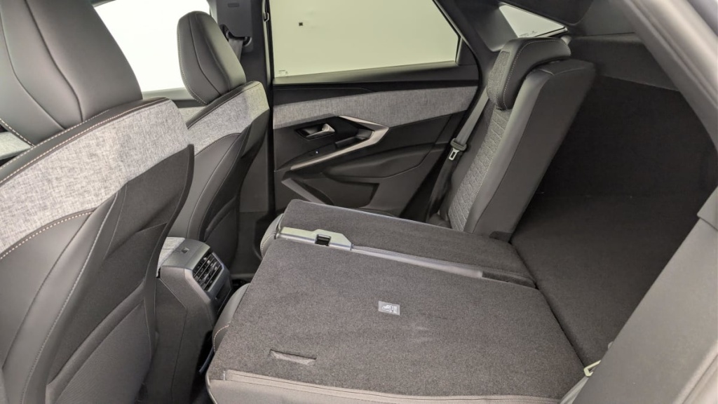 PEUGEOT 3008 Hybrid 145 e-DCS6 Allure - ref: 1-375801 - Photo 12