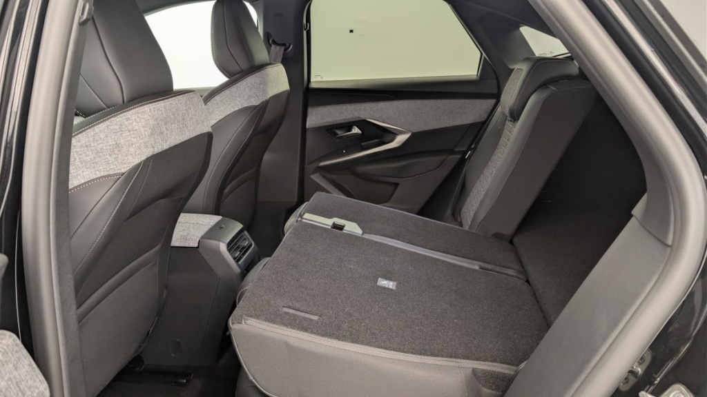 PEUGEOT 3008 Hybrid 145 e-DCS6 Allure - ref: 1-375807 - Photo 12