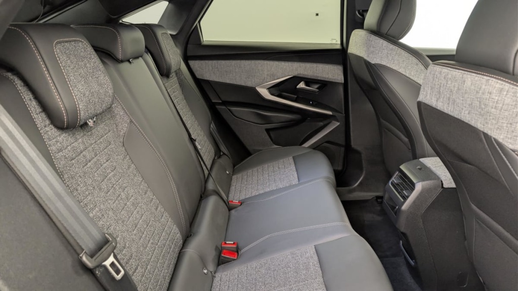 PEUGEOT 3008 Hybrid 145 e-DCS6 Allure - ref: 1-375809 - Photo 10