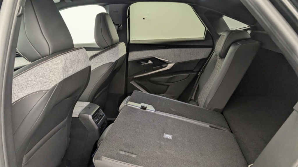 PEUGEOT 3008 Hybrid 145 e-DCS6 Allure - ref: 1-375809 - Photo 12