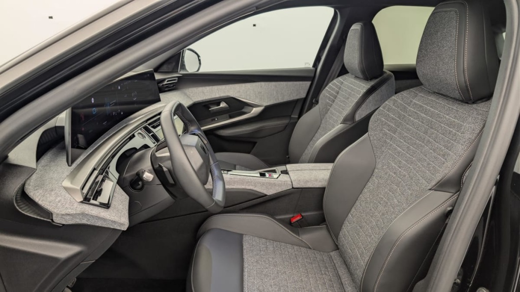 PEUGEOT 3008 Hybrid 145 e-DCS6 Allure - ref: 1-375809 - Photo 16