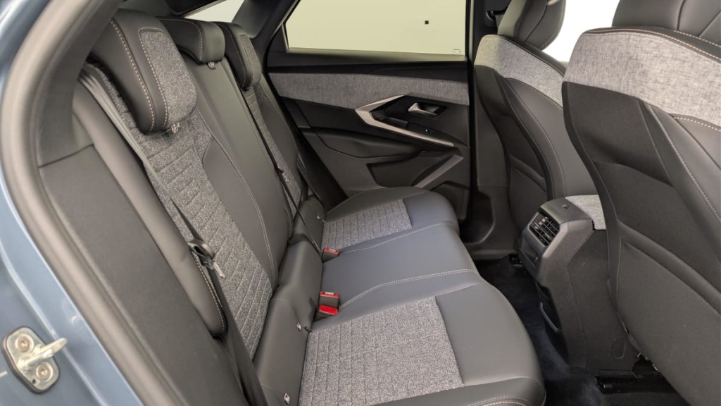 PEUGEOT 3008 Hybrid 145 e-DCS6 Allure - ref: 1-375810 - Photo 10