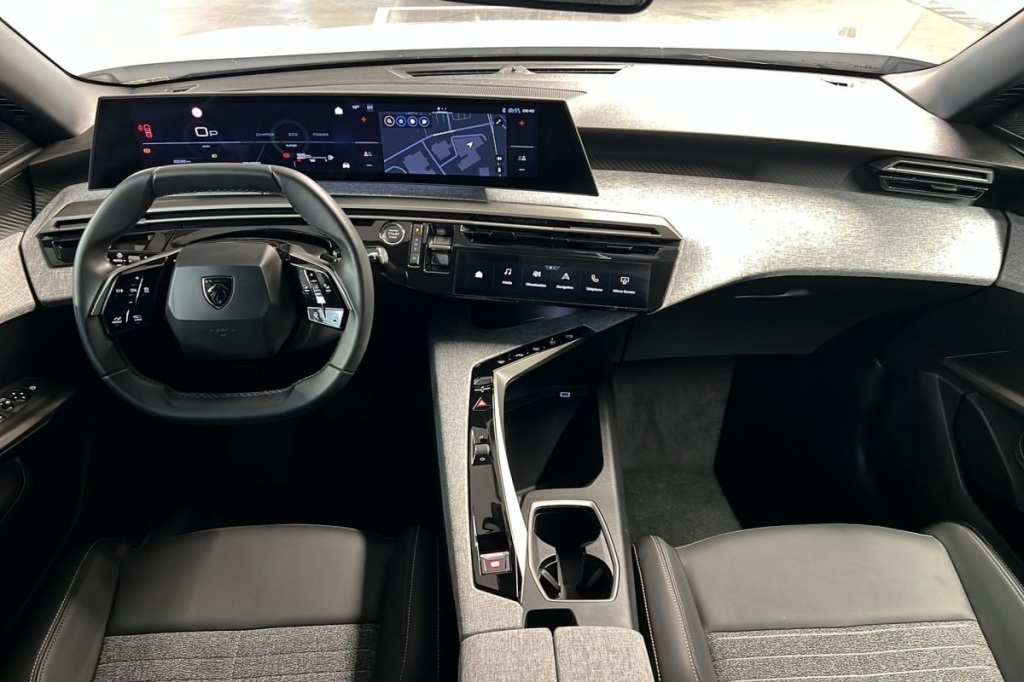 PEUGEOT 3008 Hybrid 145 e-DCS6 Allure - ref: 1-375824 - Photo 12