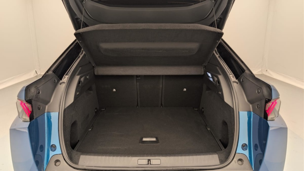 PEUGEOT 3008 Hybrid 145 e-DCS6 GT - ref: 1-376001 - Photo 11