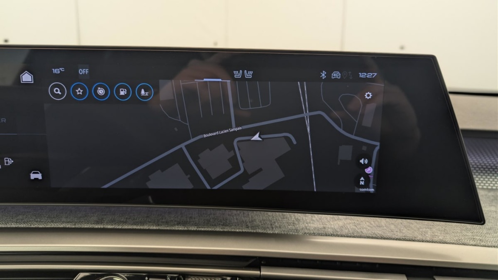 PEUGEOT 3008 Hybrid 145 e-DCS6 GT - ref: 1-376001 - Photo 19