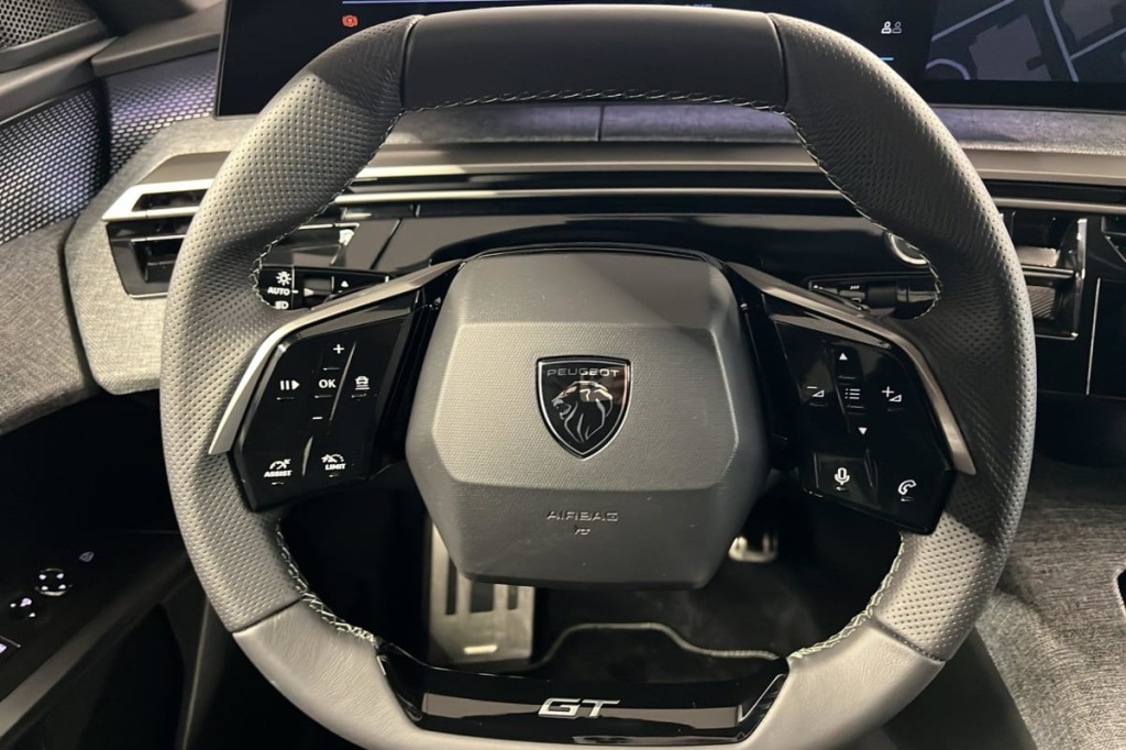 PEUGEOT 3008 Hybrid 145 e-DCS6 GT - ref: 1-376004 - Photo 14