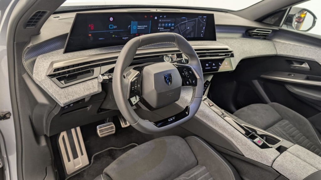 PEUGEOT 3008 Hybrid 145 e-DCS6 GT - ref: 1-376011 - Photo 15