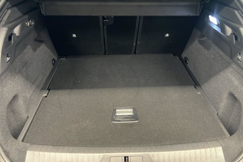 PEUGEOT 3008 Hybrid 145 e-DCS6 GT - ref: 1-376018 - Photo 11