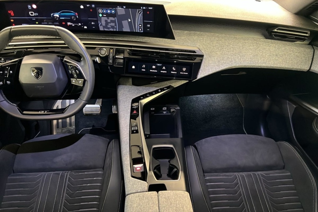 PEUGEOT 3008 Hybrid 145 e-DCS6 GT - ref: 1-376018 - Photo 12