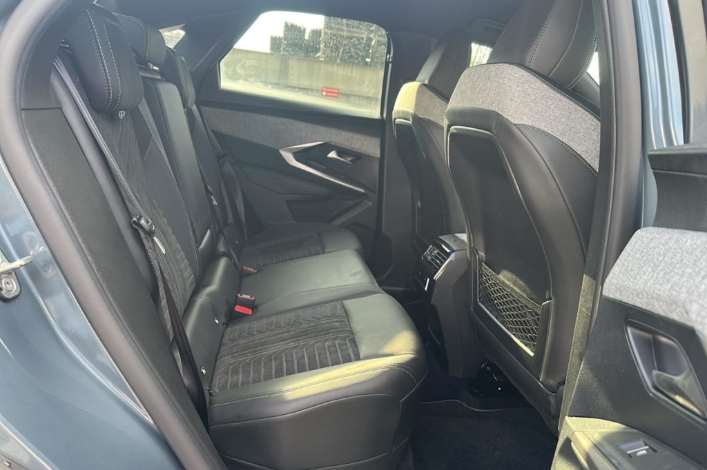 PEUGEOT 3008 Hybrid 145 e-DCS6 GT - ref: 1-376028 - Photo 12