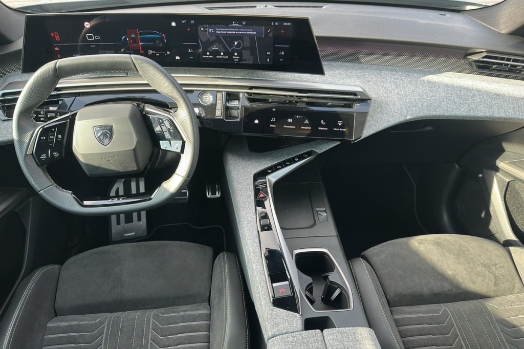 PEUGEOT 3008 Hybrid 145 e-DCS6 GT - ref: 1-376028 - Photo 13
