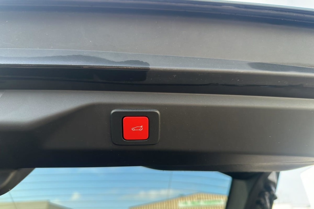 PEUGEOT 3008 Hybrid 145 e-DCS6 GT - ref: 1-376028 - Photo 20