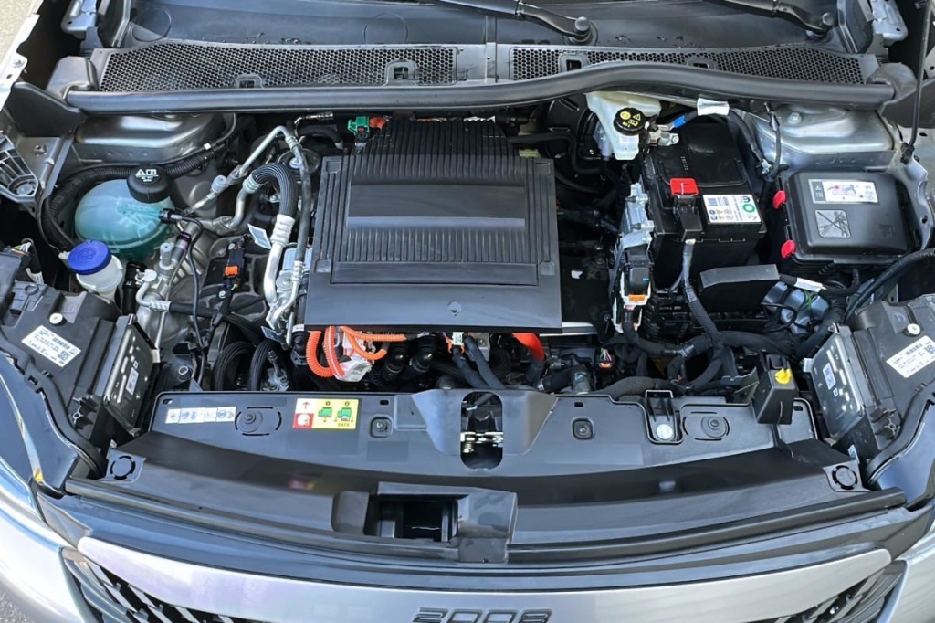 PEUGEOT 2008 50 kWh 136 ch GT - ref: 1-376033 - Photo 20