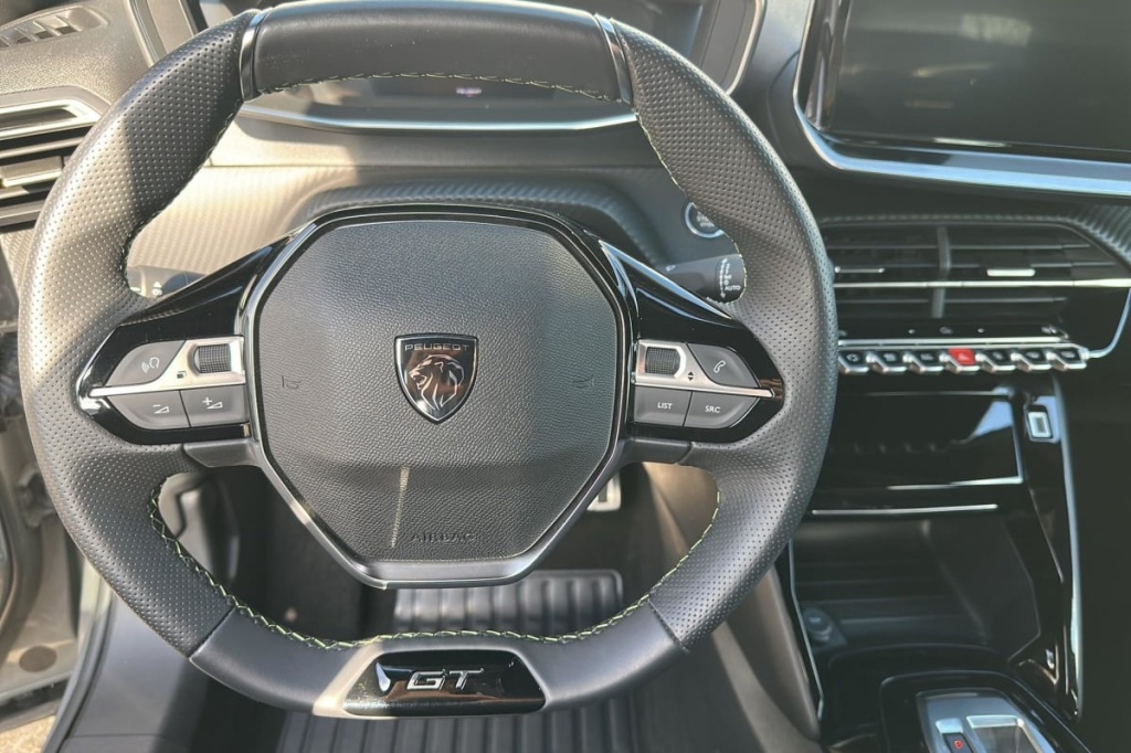 PEUGEOT 2008 50 kWh 136 ch GT - ref: 1-376034 - Photo 14