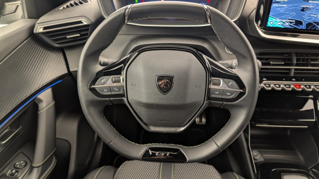 PEUGEOT 2008 50 kWh 136 ch GT - ref: 1-376035 - Photo 14