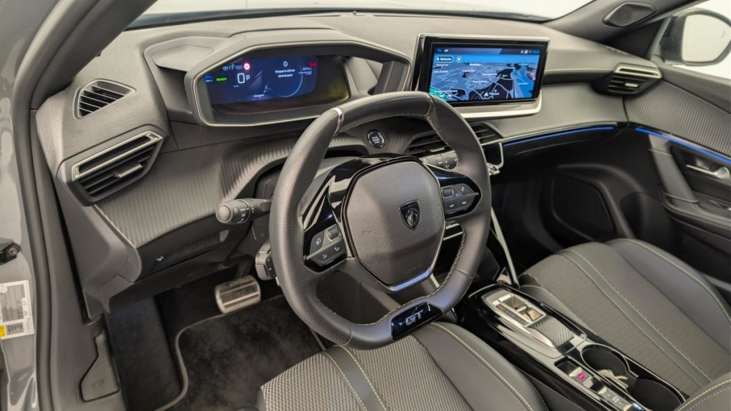 PEUGEOT 2008 50 kWh 136 ch GT - ref: 1-376035 - Photo 15