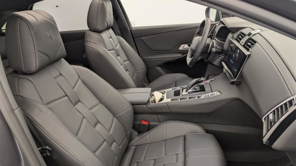 DS DS7 Hybride Rechargeable E-Tense 360 EAT8 4x4 Performance - ref: 1-376133 - Photo 1