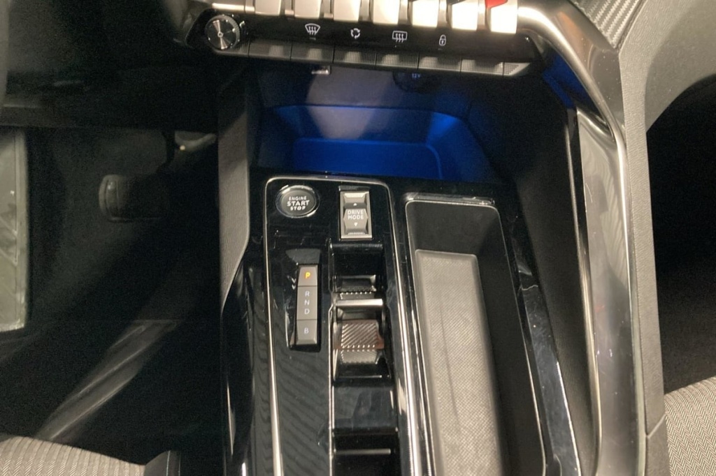 PEUGEOT 3008 Hybrid 180 e-EAT8 Allure Pack - ref: 1-376171 - Photo 16