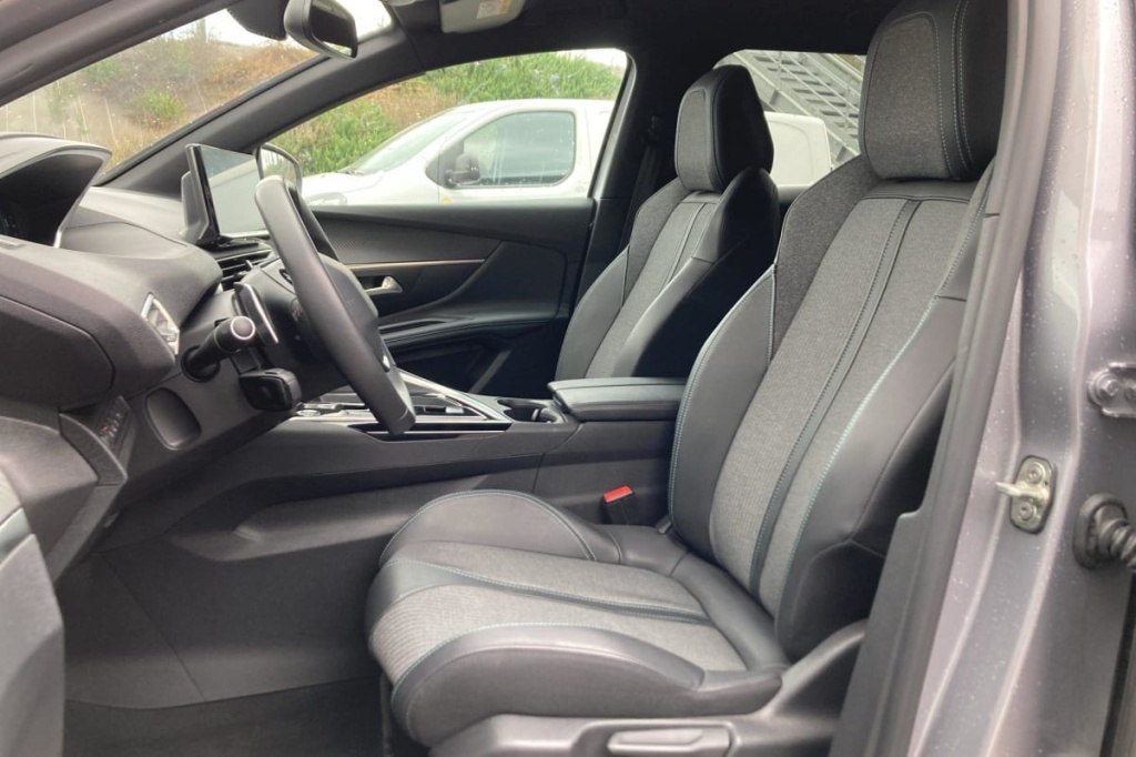 PEUGEOT 3008 Hybrid 180 e-EAT8 Allure Pack - ref: 1-376171 - Photo 9