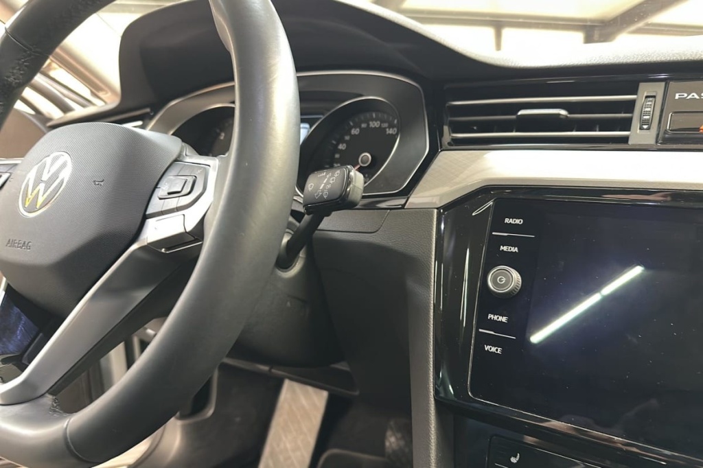 VOLKSWAGEN Passat SW 2.0 TDI EVO SCR 122 DSG7 Life Plus - ref: 1-377008 - Photo 15