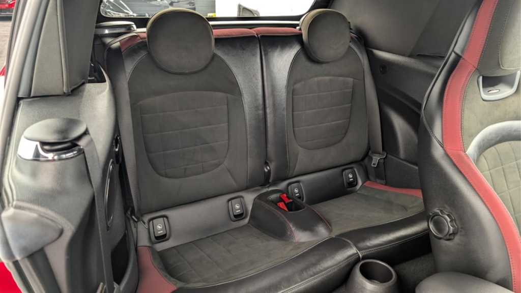 MINI Cabriolet 231 CH JOHN COOPER WORKS BVA6 FINITION JCW EXCLUSIVE DESIGN - ref: 1-377242 - Photo 10