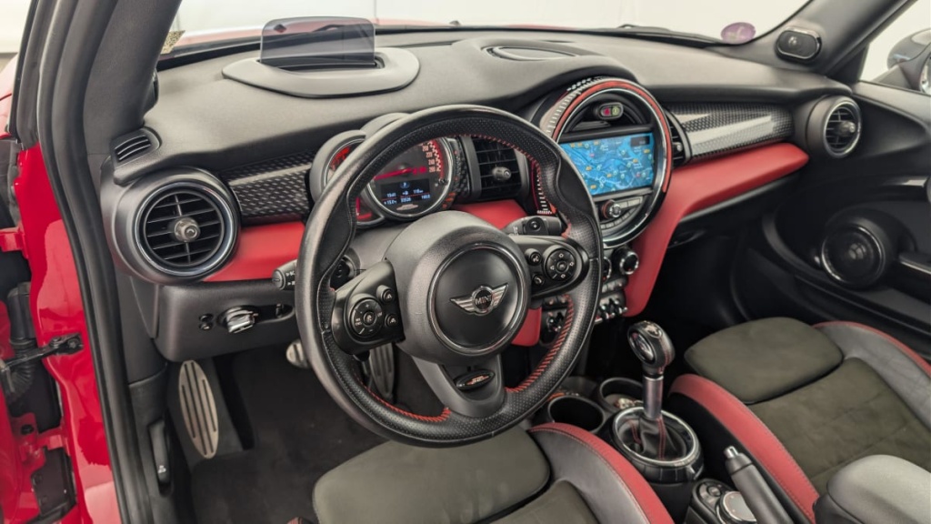 MINI Cabriolet 231 CH JOHN COOPER WORKS BVA6 FINITION JCW EXCLUSIVE DESIGN - ref: 1-377242 - Photo 16