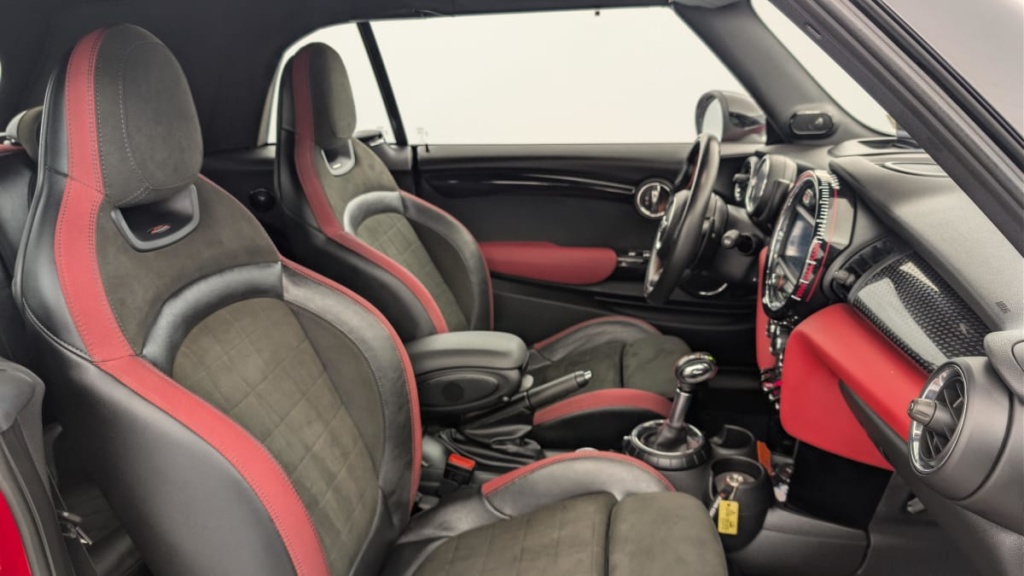 MINI Cabriolet 231 CH JOHN COOPER WORKS BVA6 FINITION JCW EXCLUSIVE DESIGN - ref: 1-377242 - Photo 9