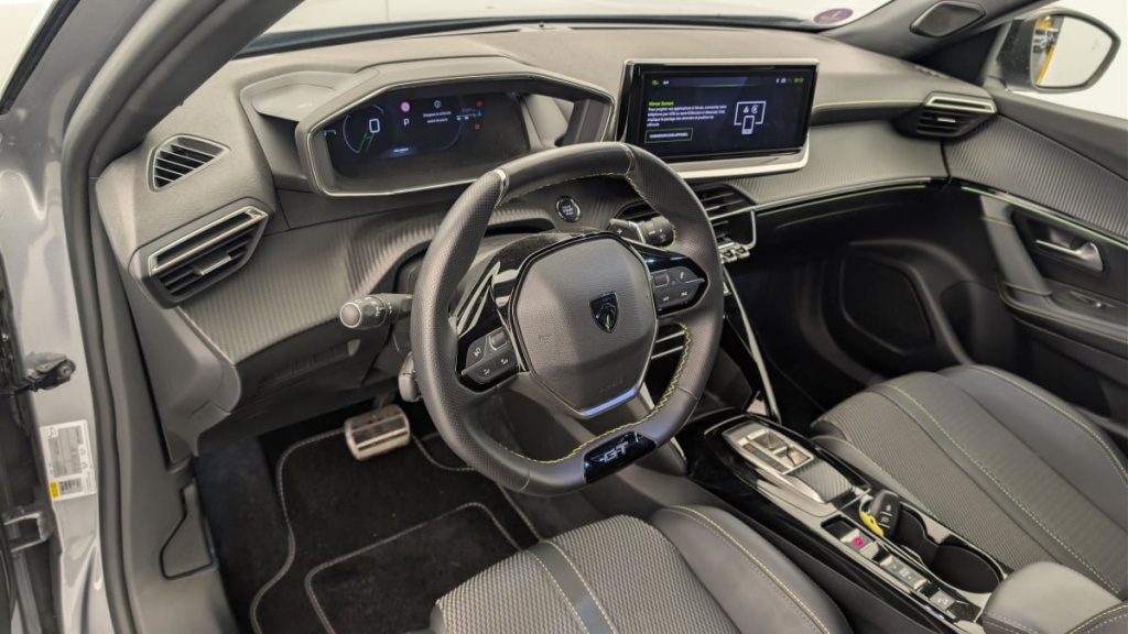 PEUGEOT 2008 PURETECH 130 S S EAT8 GT - ref: 1-377348 - Photo 15