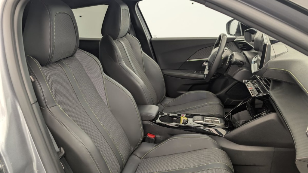 PEUGEOT 2008 PURETECH 130 S S EAT8 GT - ref: 1-377348 - Photo 9